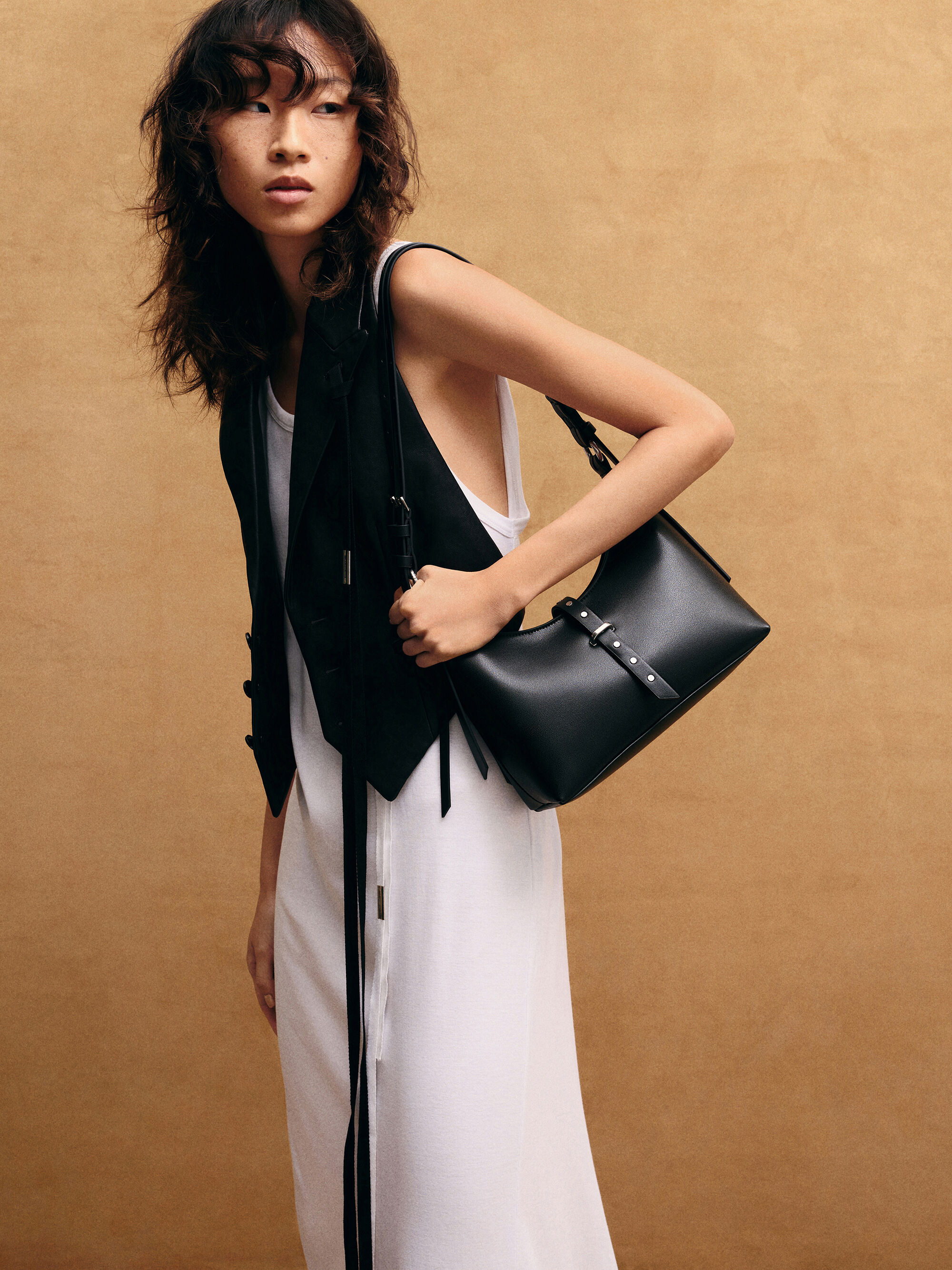 Lark ラルク ベルトショルダーバッグ - ノワール | CHARLES & KEITH