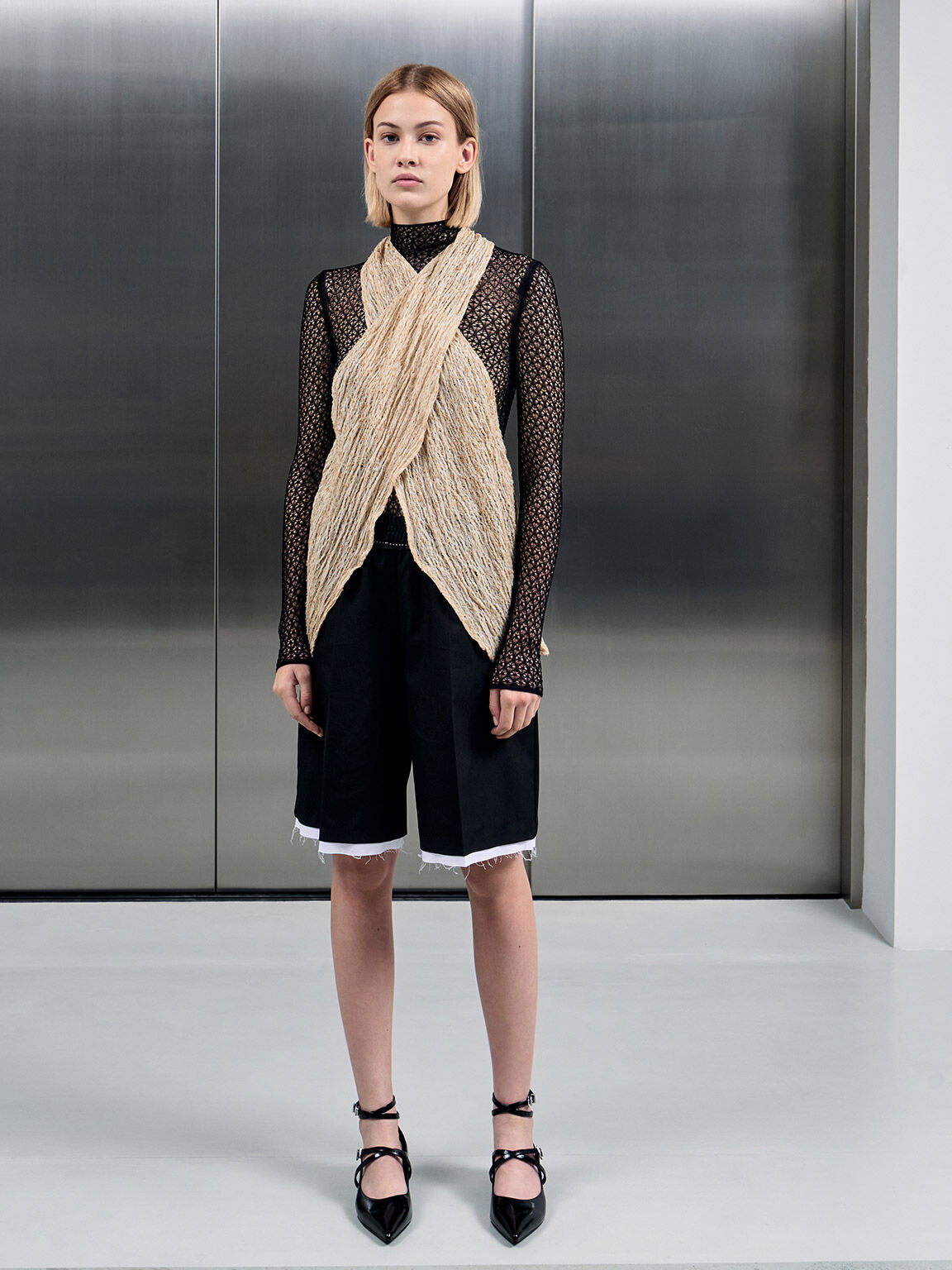 ストラッピーバックル パンプス, ブラックパテント, hi-res