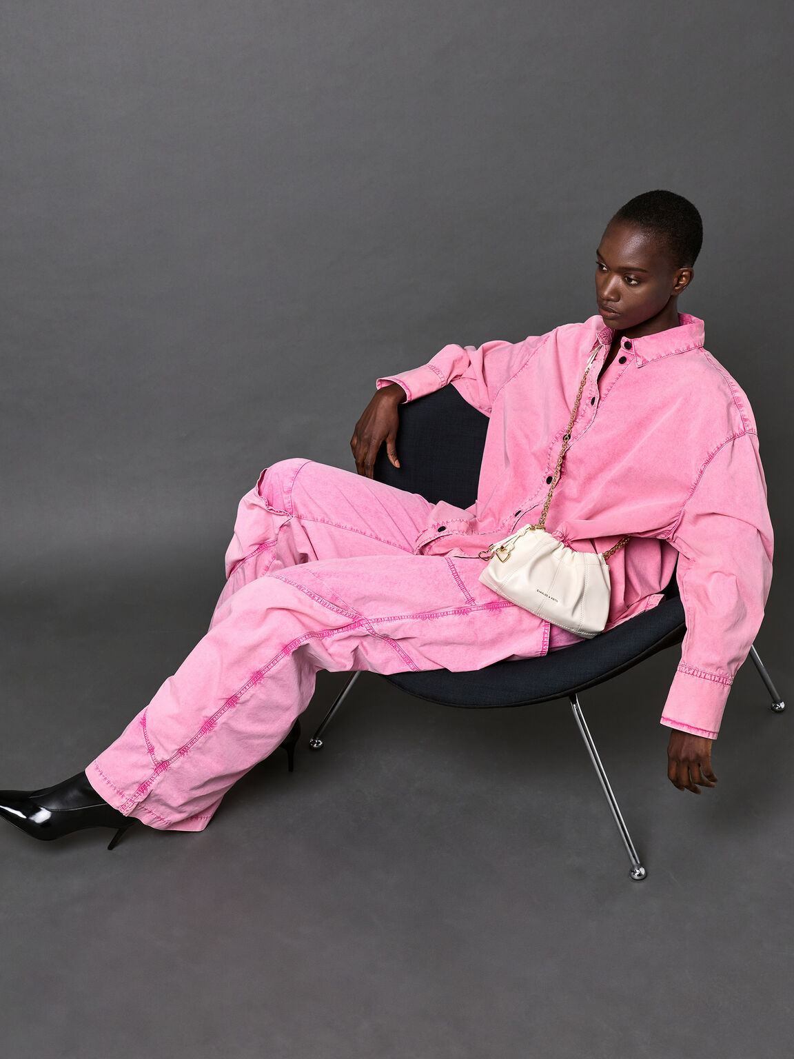 Ciara シアラ ルーシュドクロスボディーバッグ, クリーム, hi-res