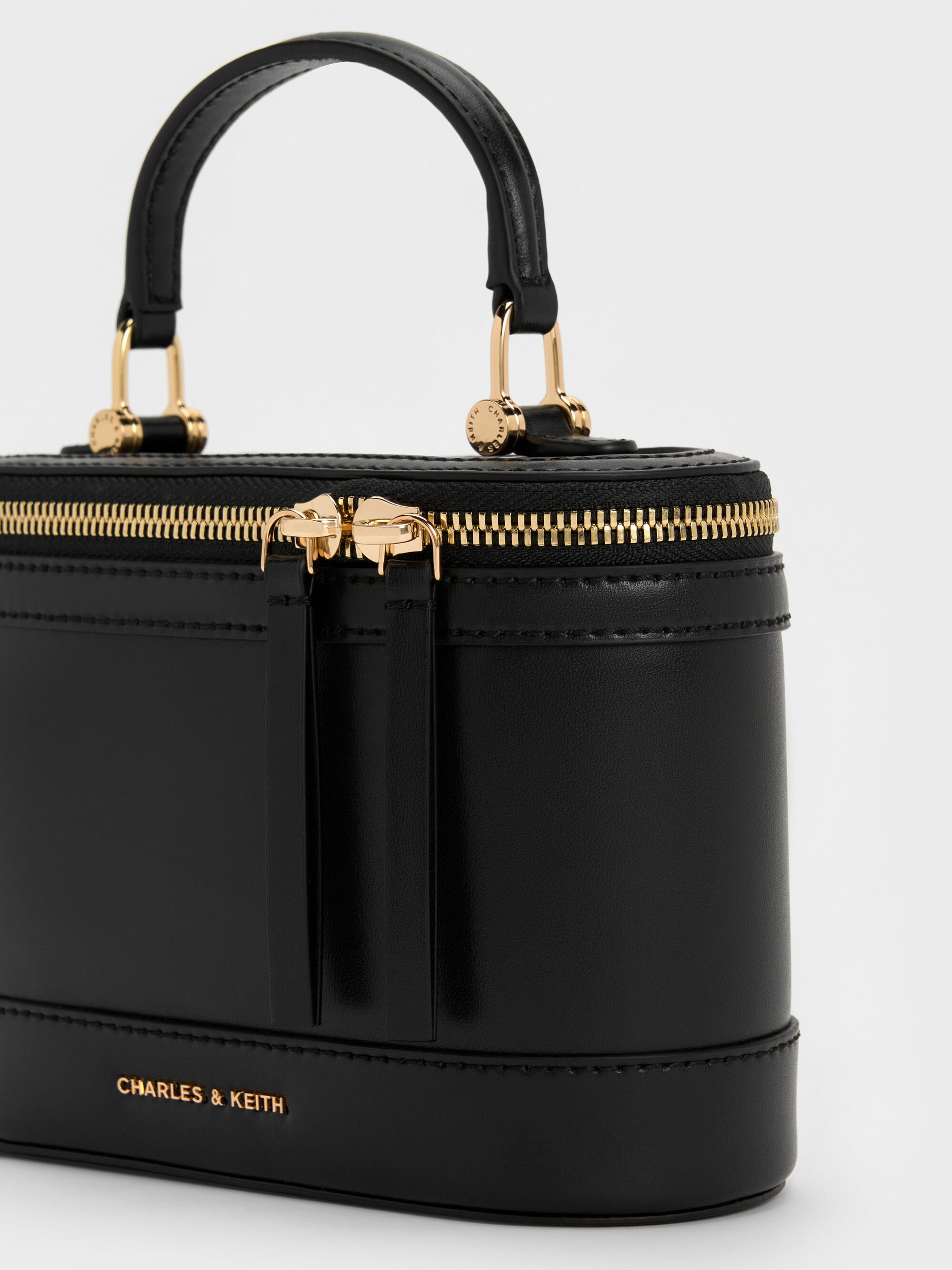 バッグ(レディース) - ブラック | CHARLES & KEITH (チャールズアンド