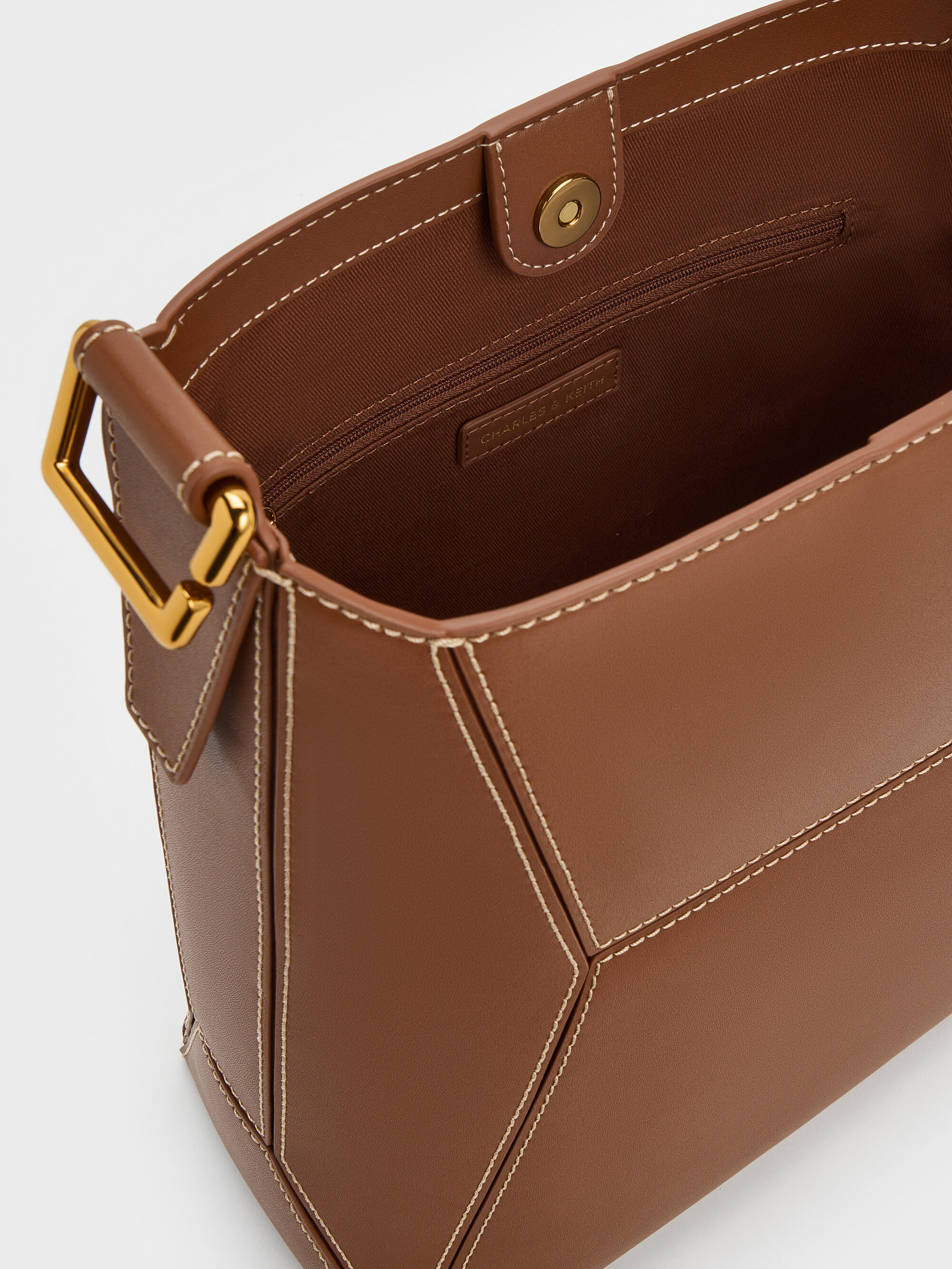 ショルダーバッグ(レディース) - ブラウン | CHARLES & KEITH