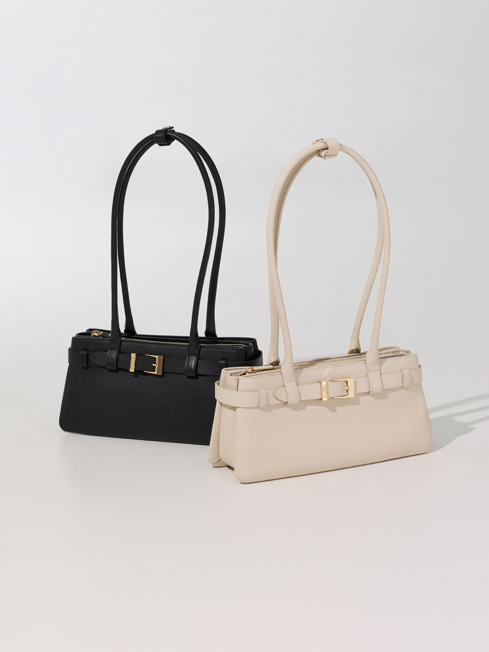 Jody レザーベルト ショルダーバッグ - ブラック | CHARLES & KEITH