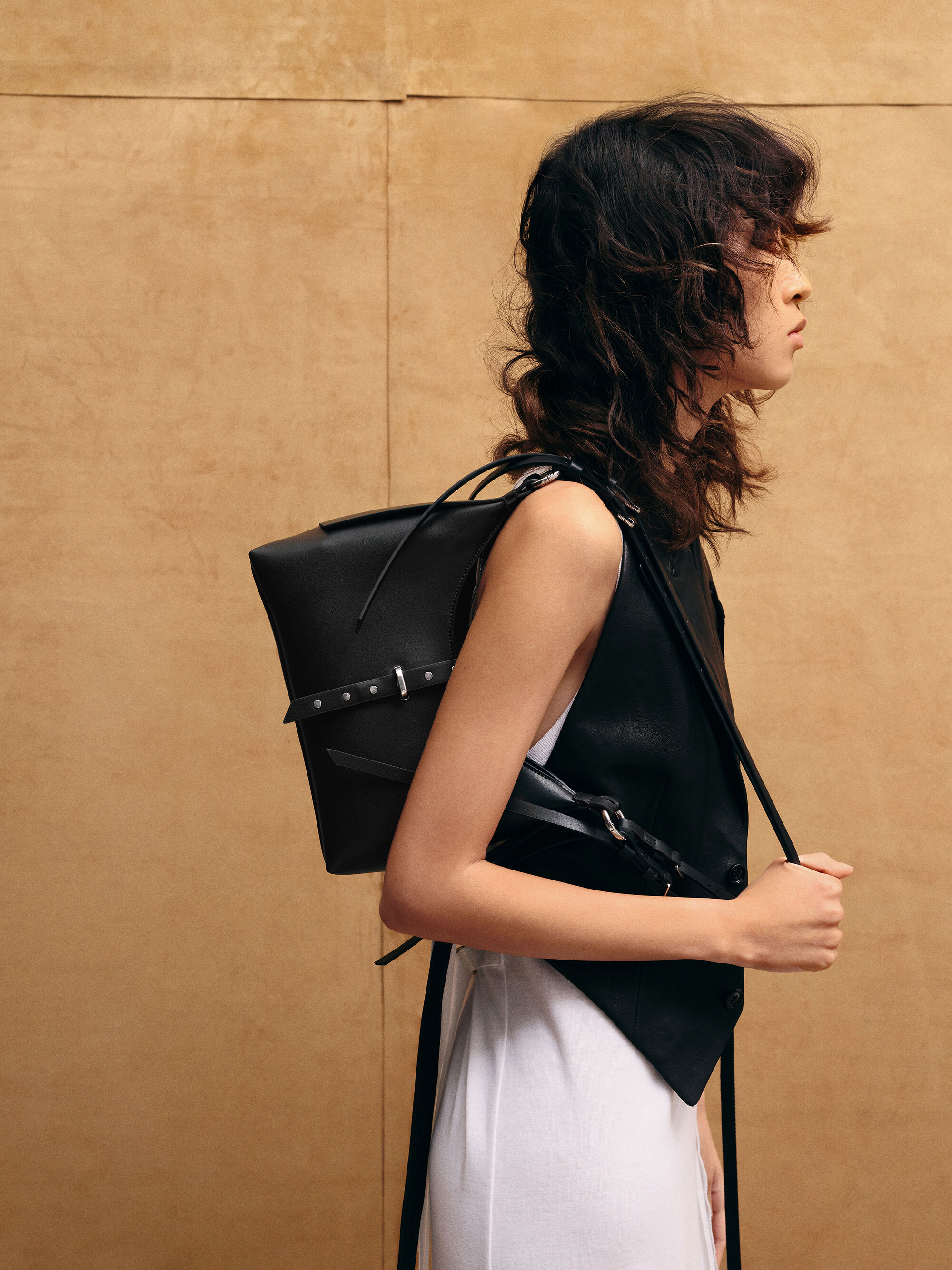 Lark ラルク ベルトショルダーバッグ - ノワール | CHARLES & KEITH