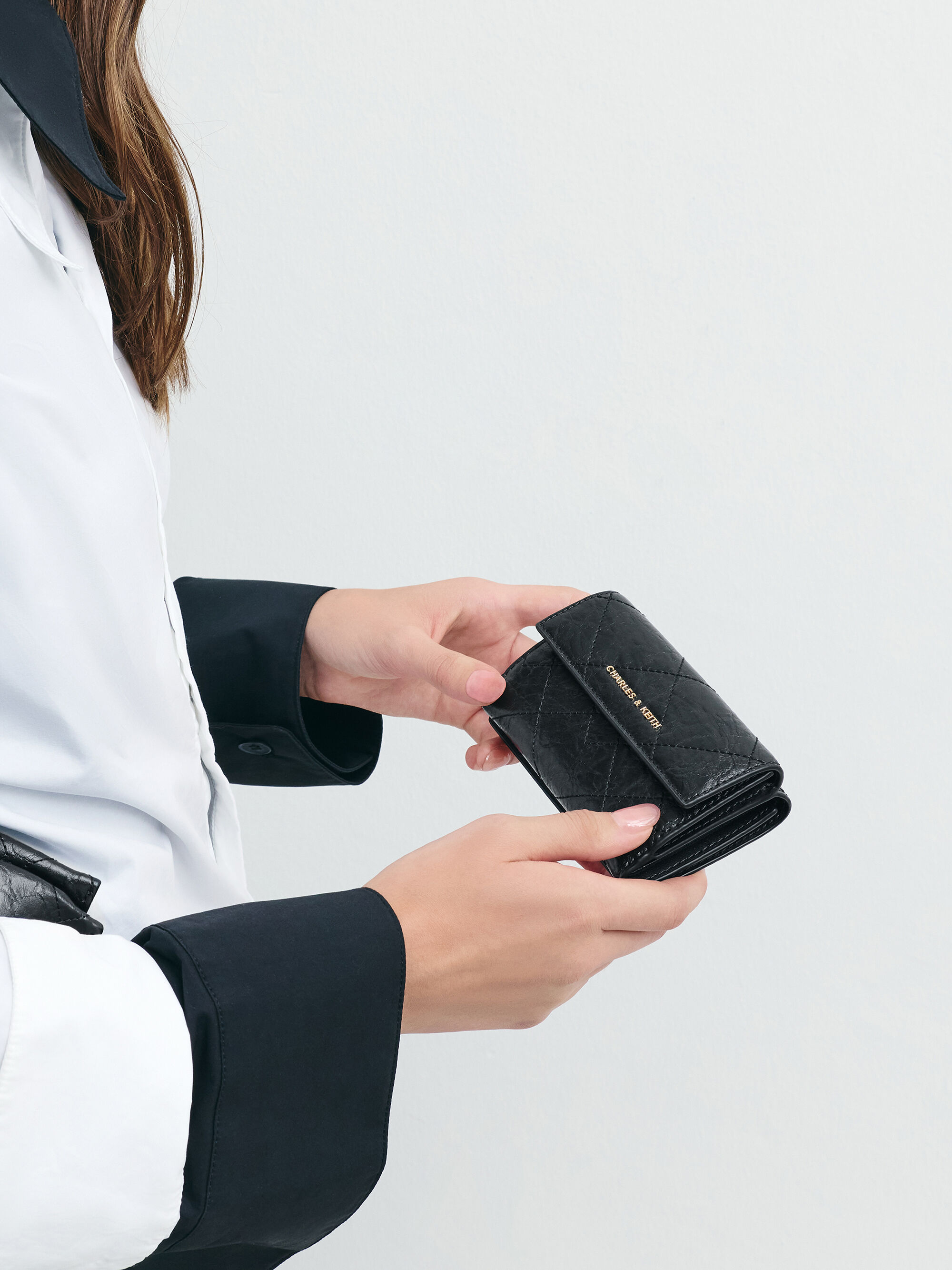 Duo ドゥオ キルトフォルドオーバー ウォレット - ブラック | CHARLES