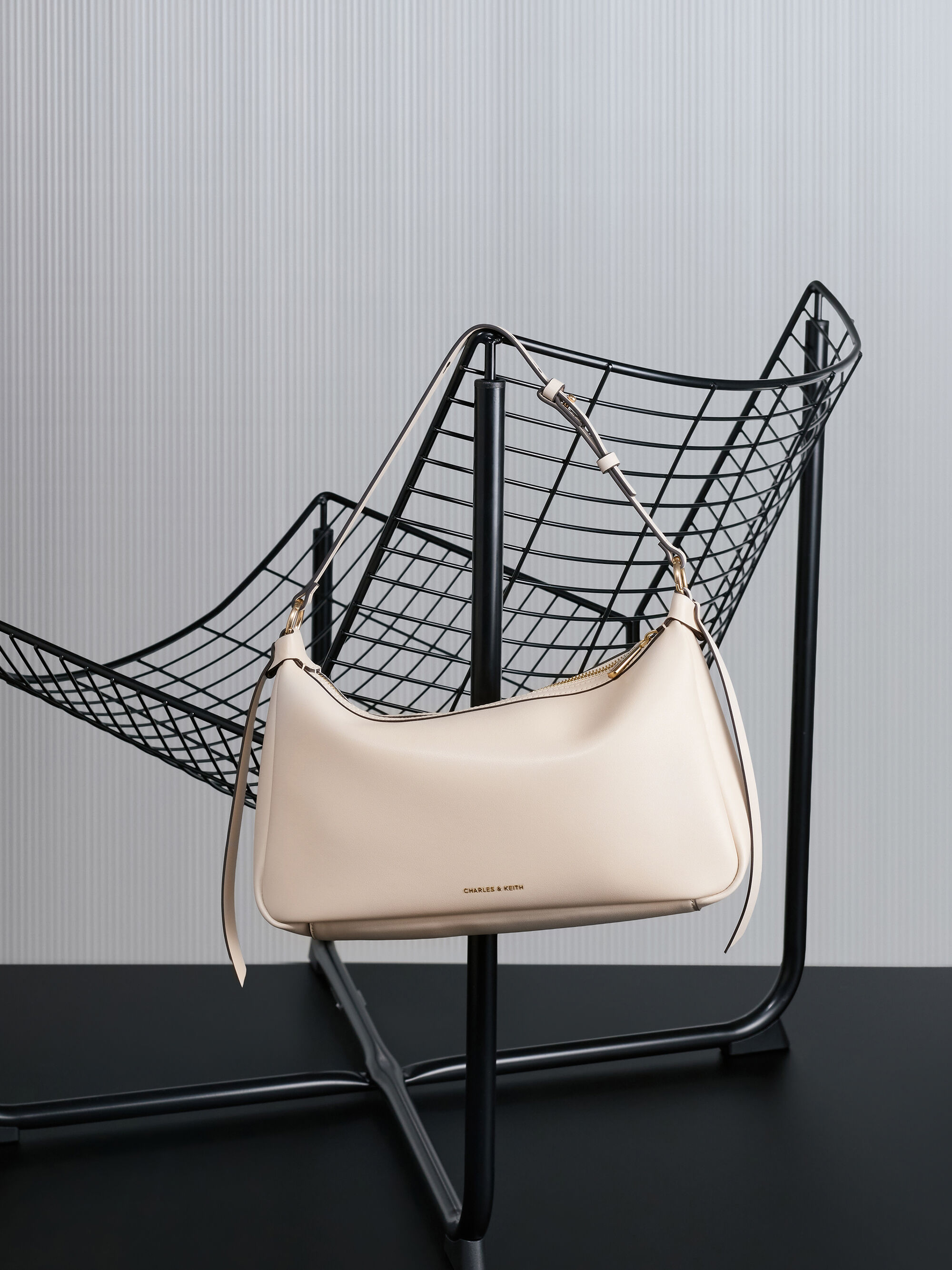 Calla カルラ ショルダーバッグ - オーツ | CHARLES & KEITH