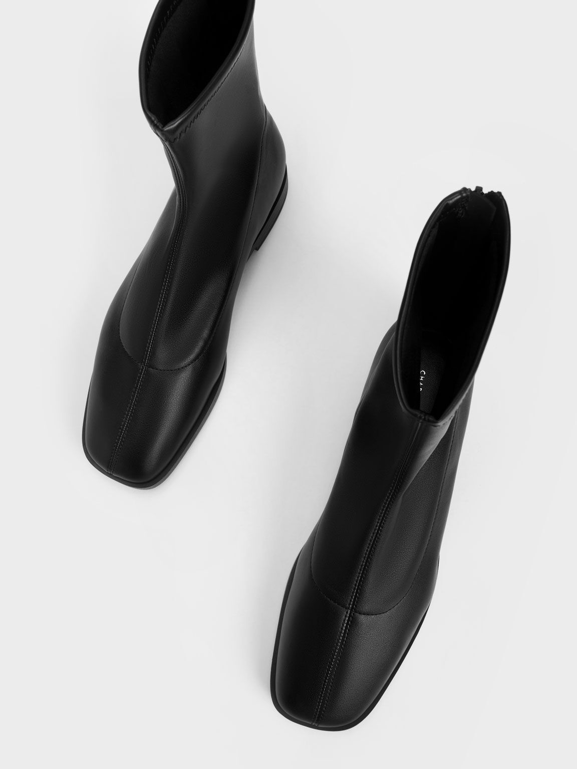 シップアップ アンクルブーツ - ブラック | CHARLES & KEITH