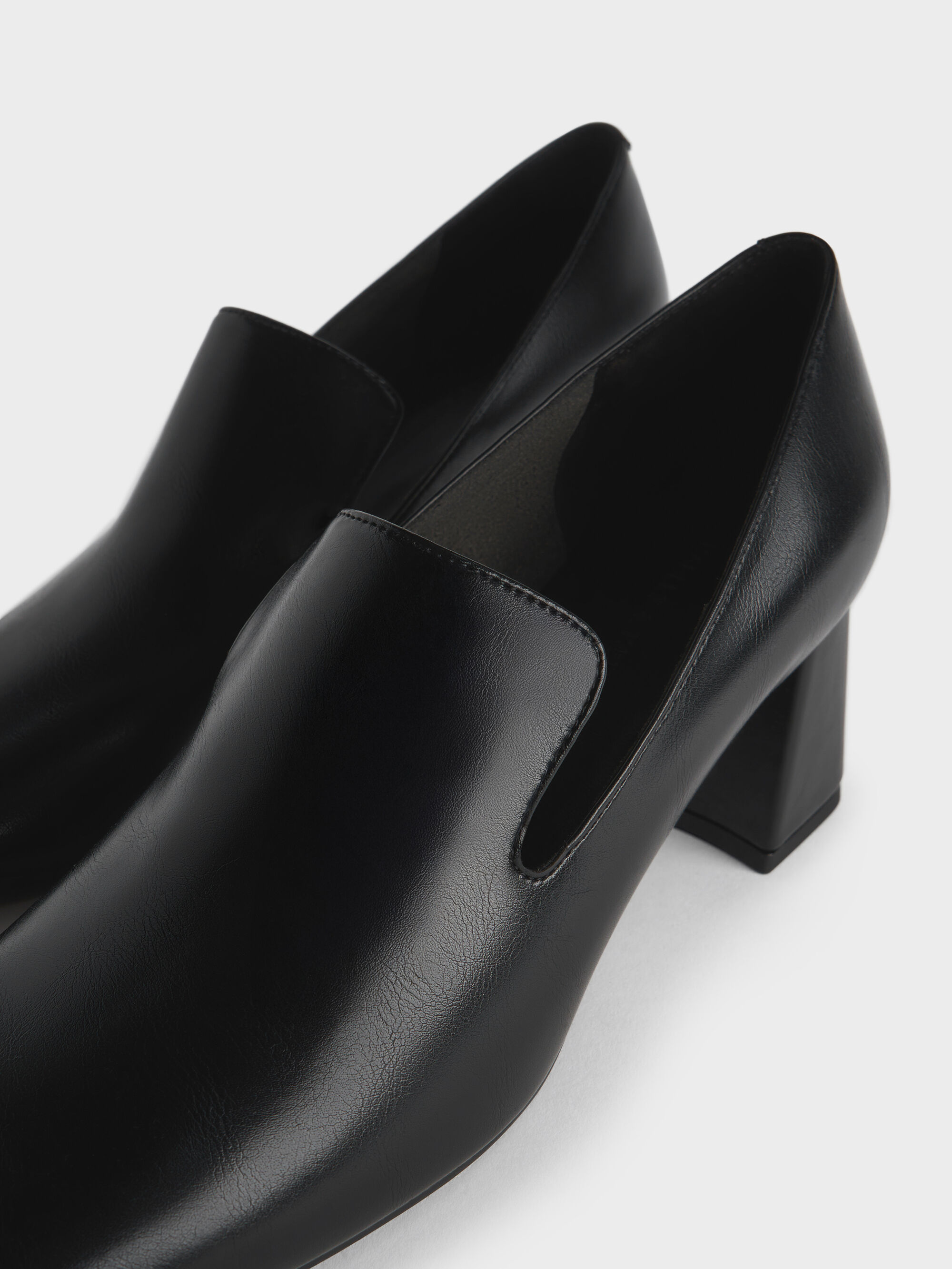 スクエアトゥ ブロックヒールローファーパンプス - ブラック | CHARLES