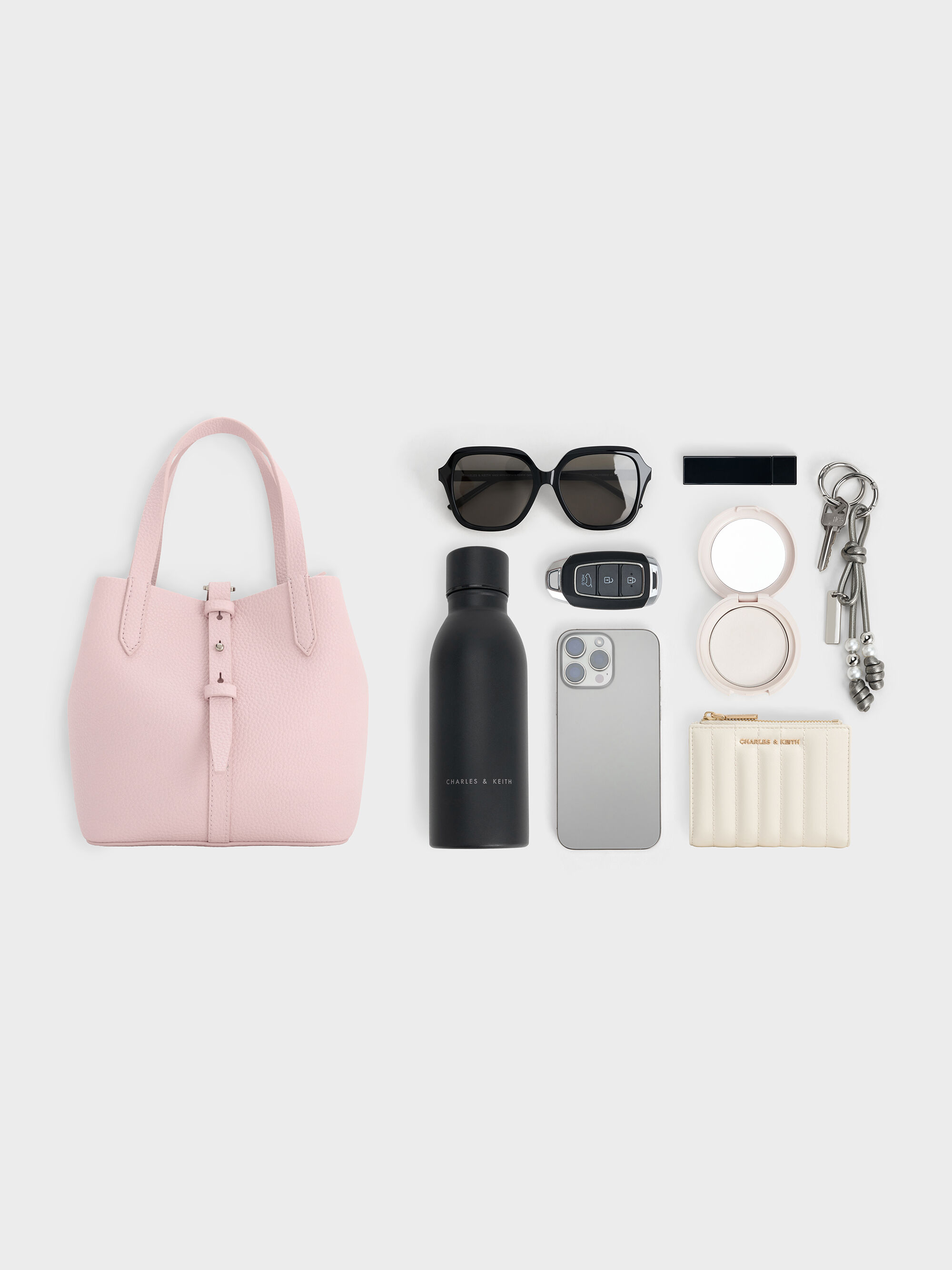 Beryl ベリル リサイクルレザーバケツバッグ - コットンキャンディーピンク Beryl ベリル リサイクルレザーバケツバッグ - コットンキャンディー