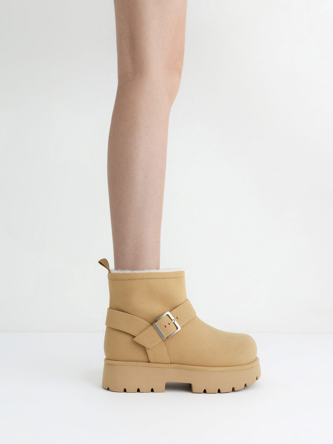 Bergen ベルゲン テクスチャーファートリムリジッドソールプラットフォームアンクルブーツ, サンド, hi-res