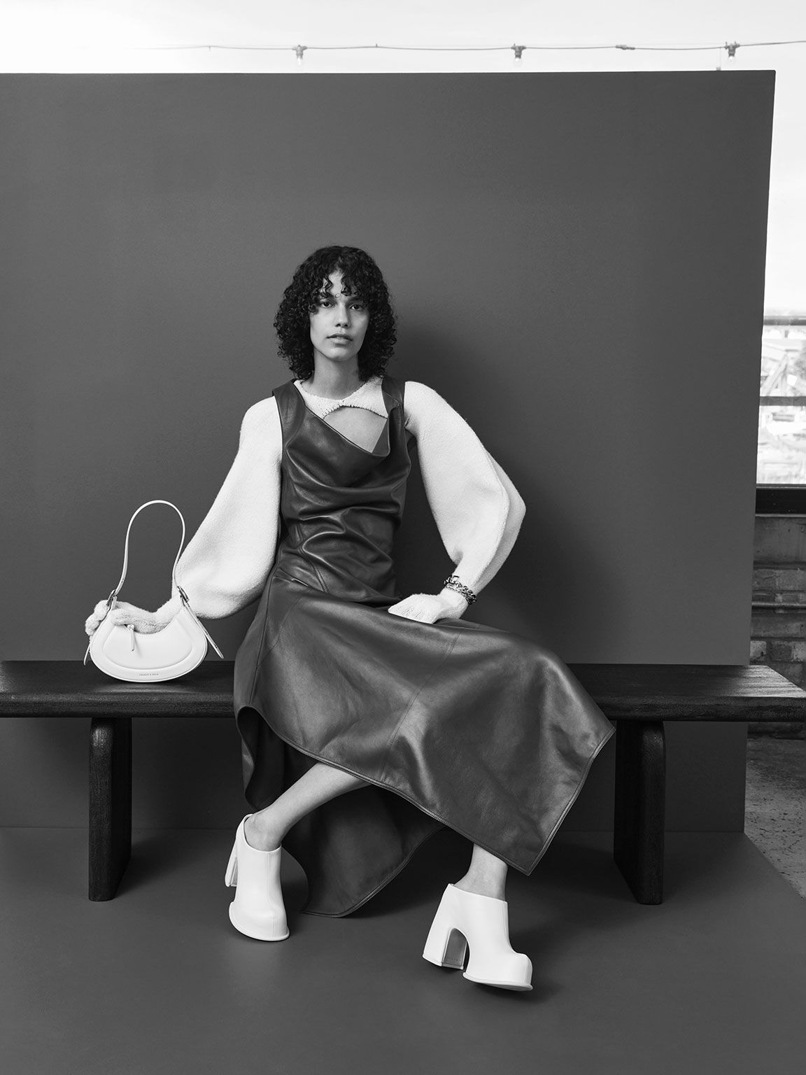 Petra ペトラ カーブショルダーバッグ, ホワイト, hi-res