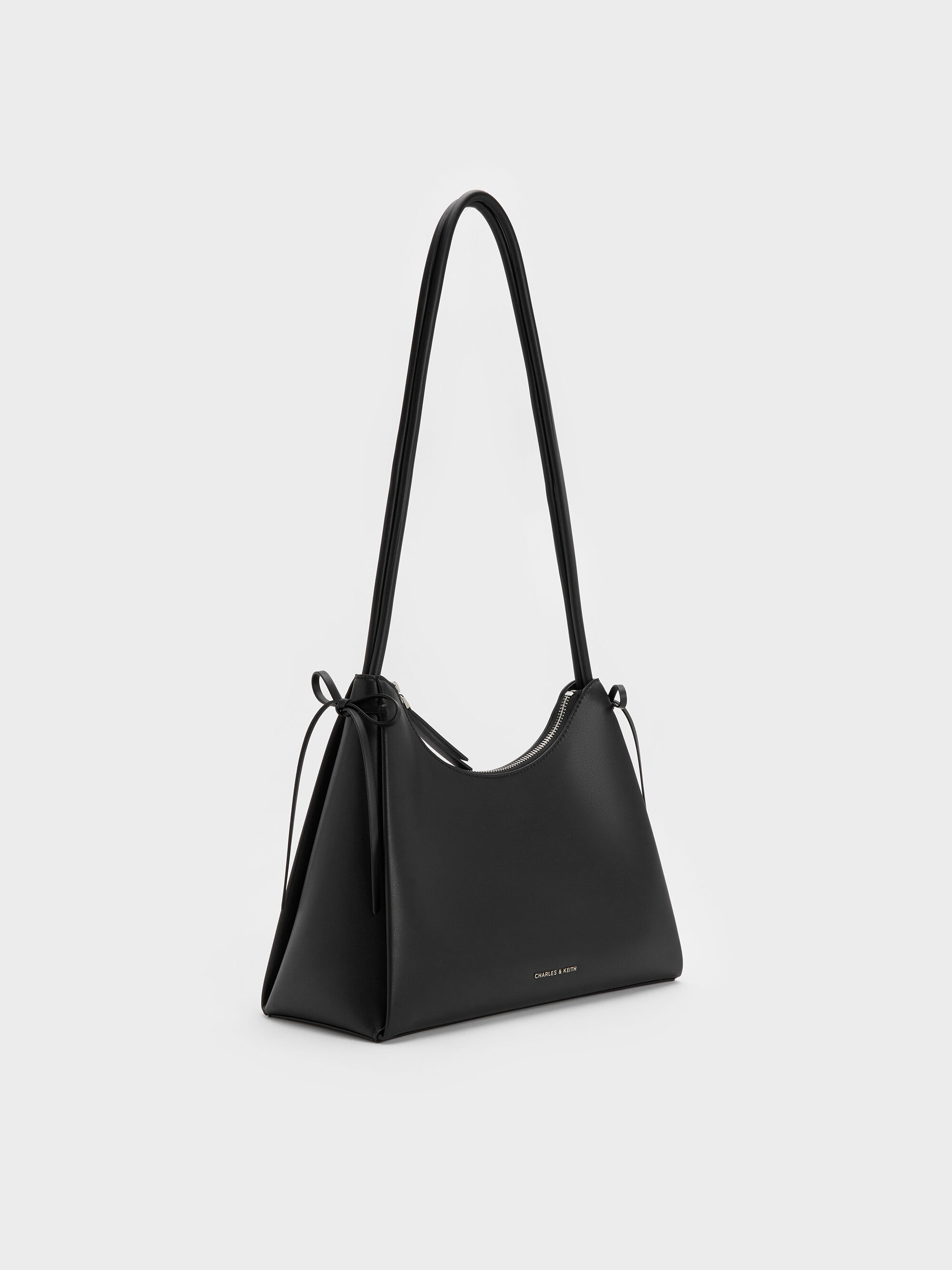 CHARLES&KEITH 　ブラック ショルダーバッグ(レディース) - ブラック | CHARLES & KEITH