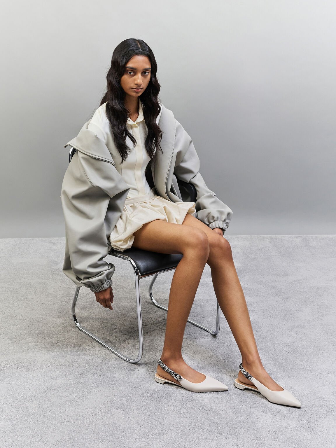 Tayari ティアリ レザースリングバックフラット, チョーク, hi-res