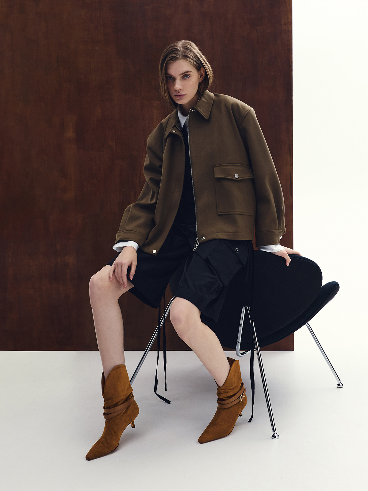 Karter カーター ポインテッドトゥルーシュドバックルキトゥンヒールブーツ - CHARLES & KEITH