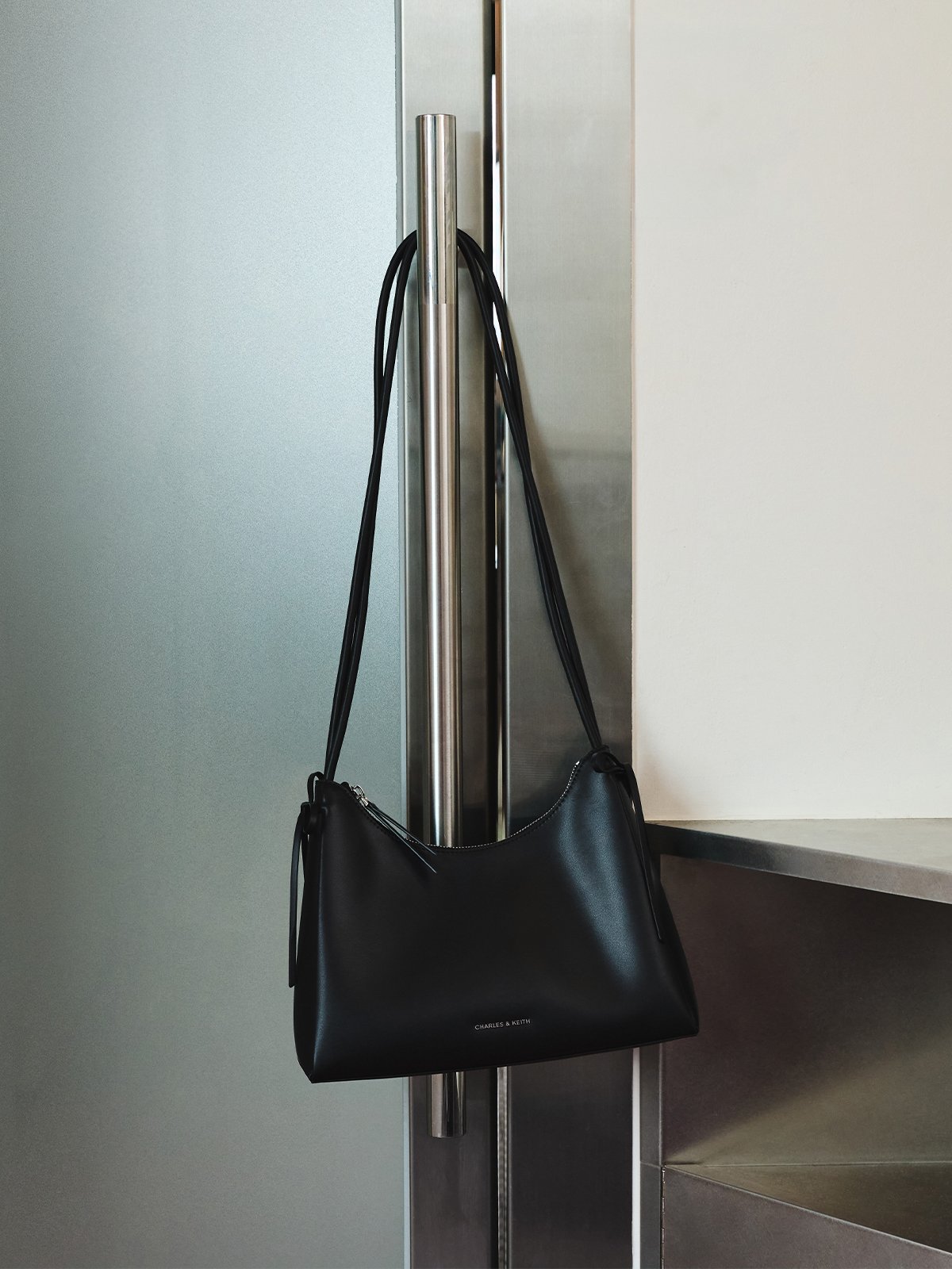 Hazel ヘーゼル ボウホーボーバッグ - CHARLES & KEITH