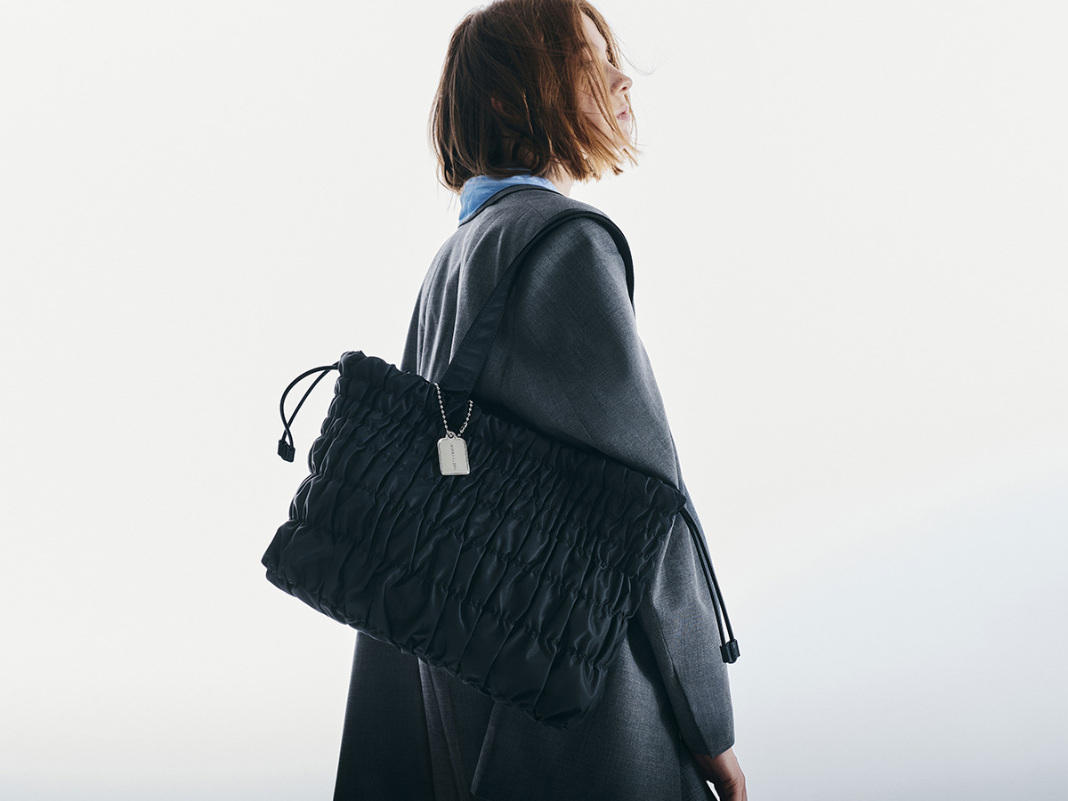 通勤に最適なトートバッグの選び方 | CHARLES & KEITH (チャールズ