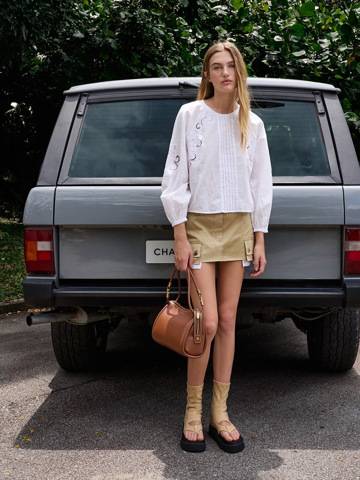 Lyla ライラ チューブラースラウチー ショルダーバッグ - CHARLES & KEITH