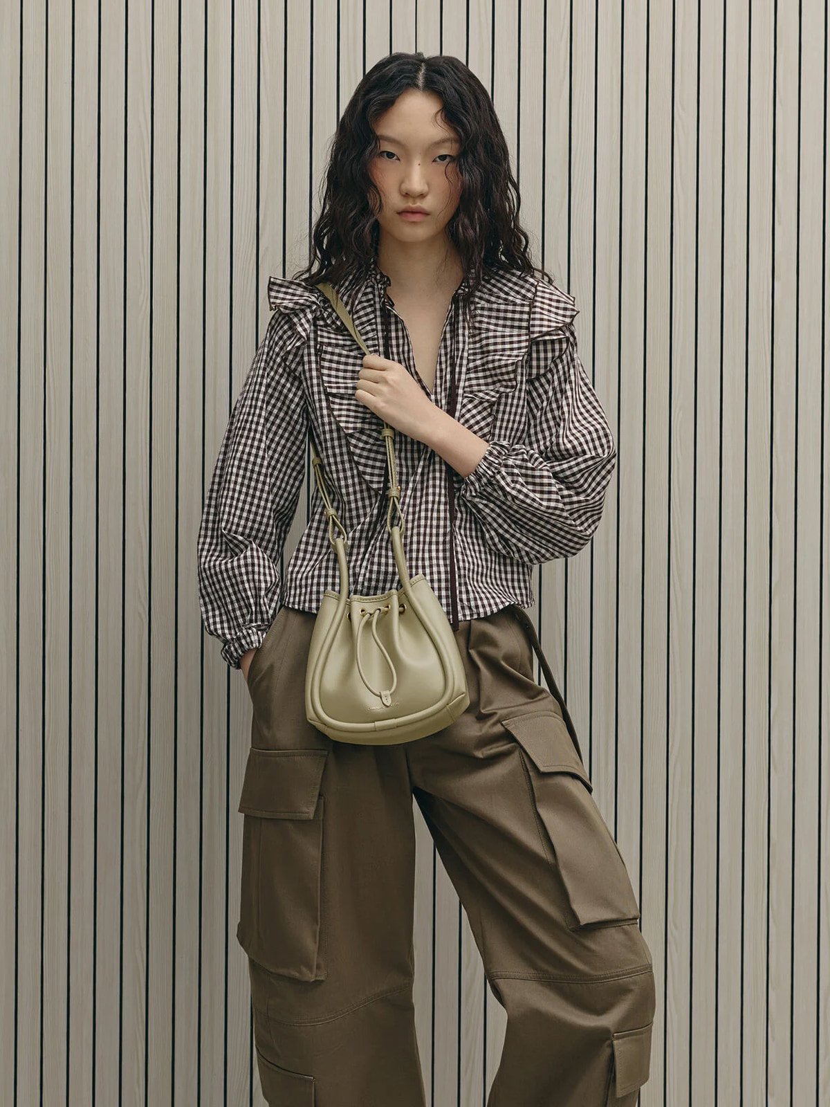 Lyla ライラ チューブラーバケットバッグ- CHARLES & KEITH