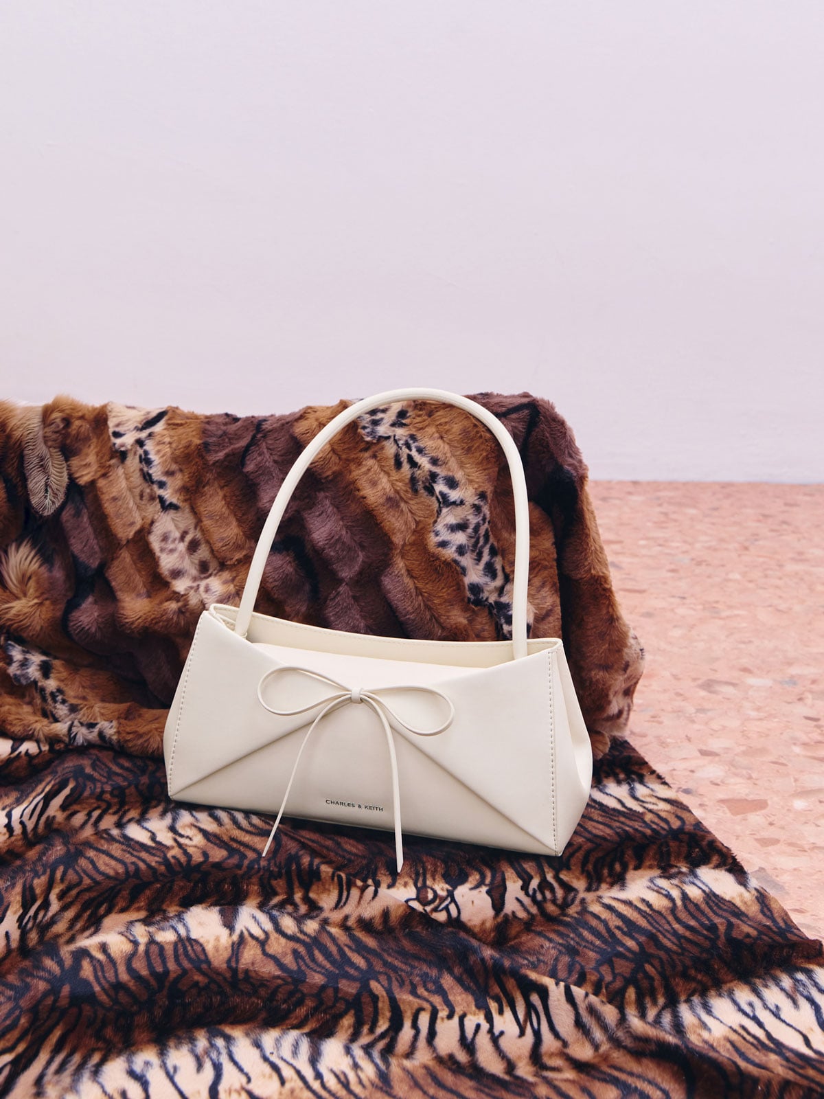 Hazel ヘーゼル ボウパネル ショルダーバッグ - CHARLES & KEITH