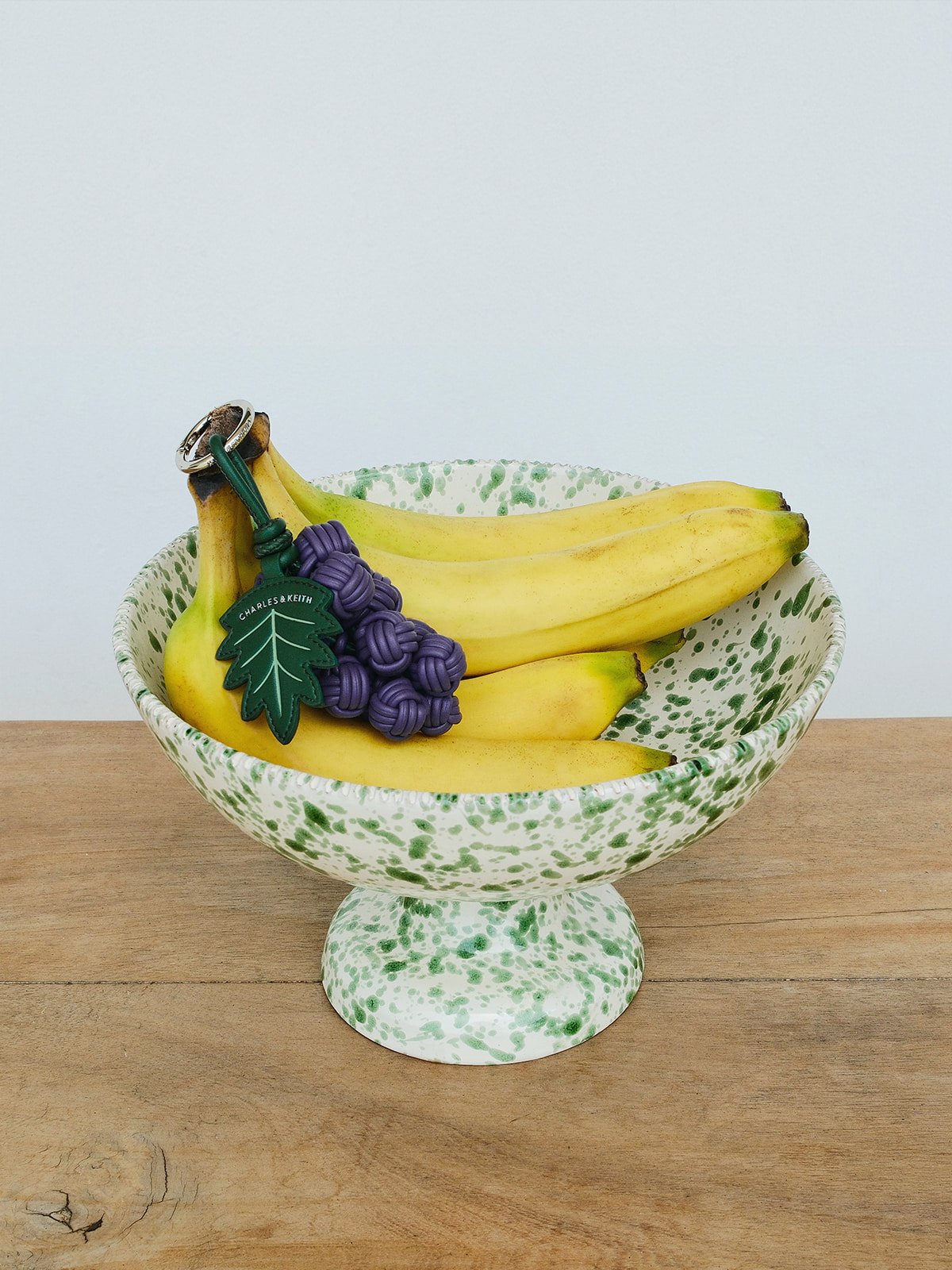 グレープチャーム - CHARLES & KEITH