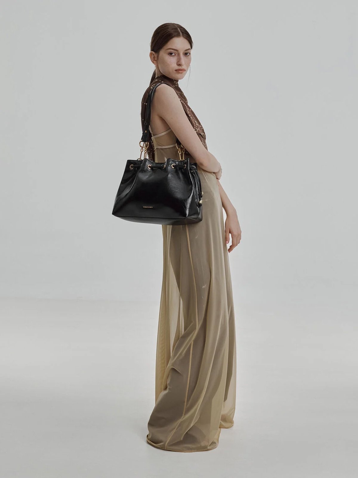 Moxie モキシー ドローストリングバケットバッグ - CHARLES & KEITH