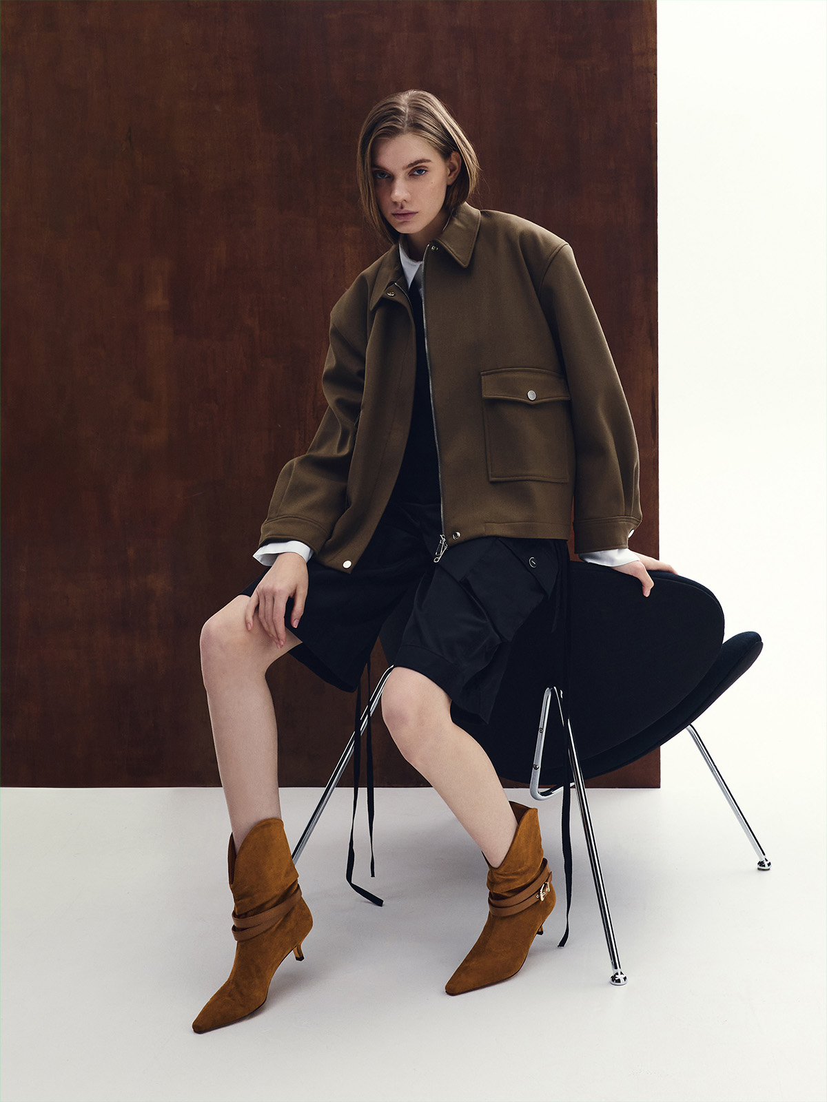 Karter カーター ポインテッドトゥルーシュドバックルキトゥンヒールブーツ- CHARLES & KEITH