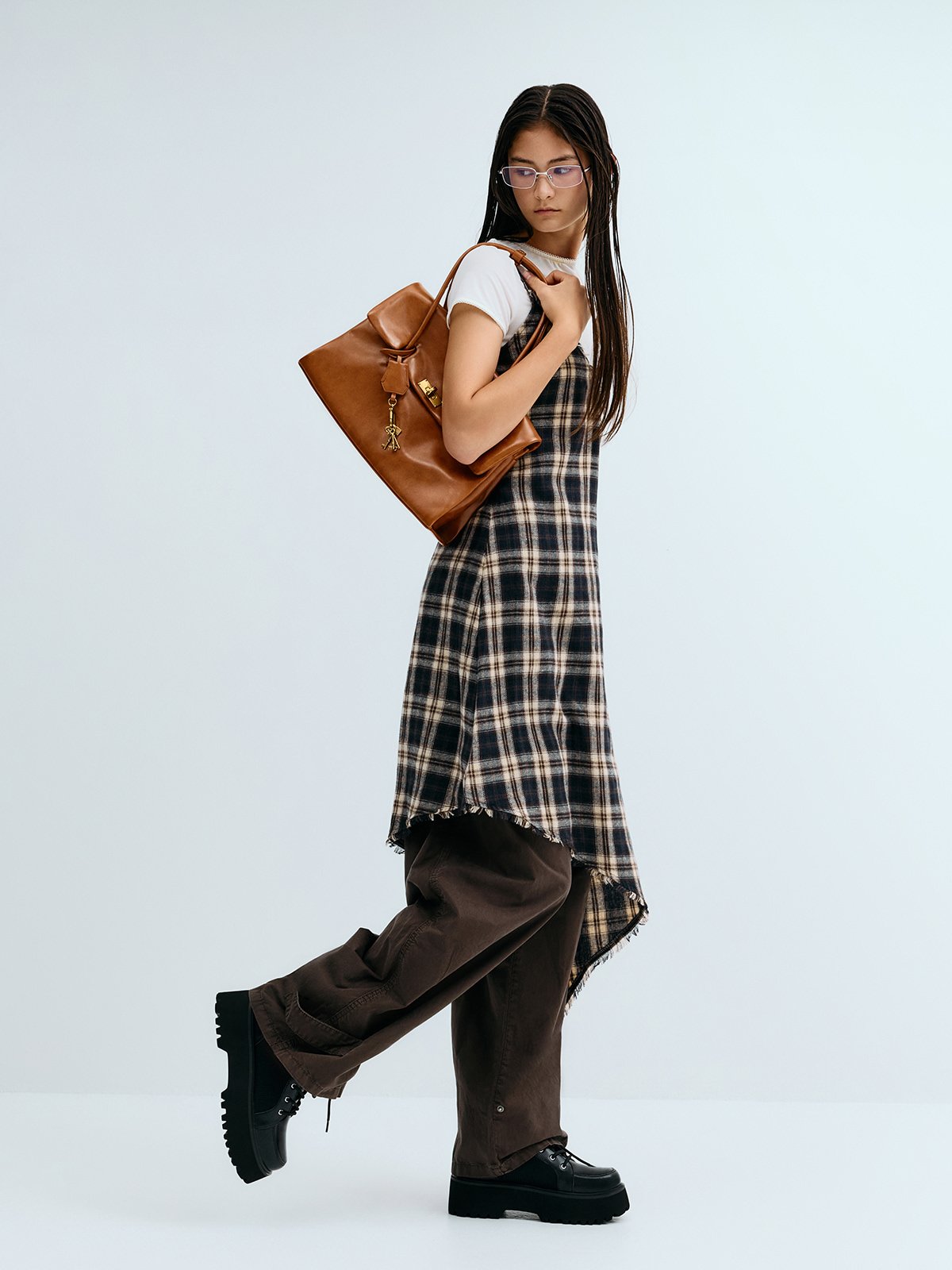 Kerry ケリー ターンロック ダブルハンドルトラペーズトートバッグ - CHARLES & KEITH