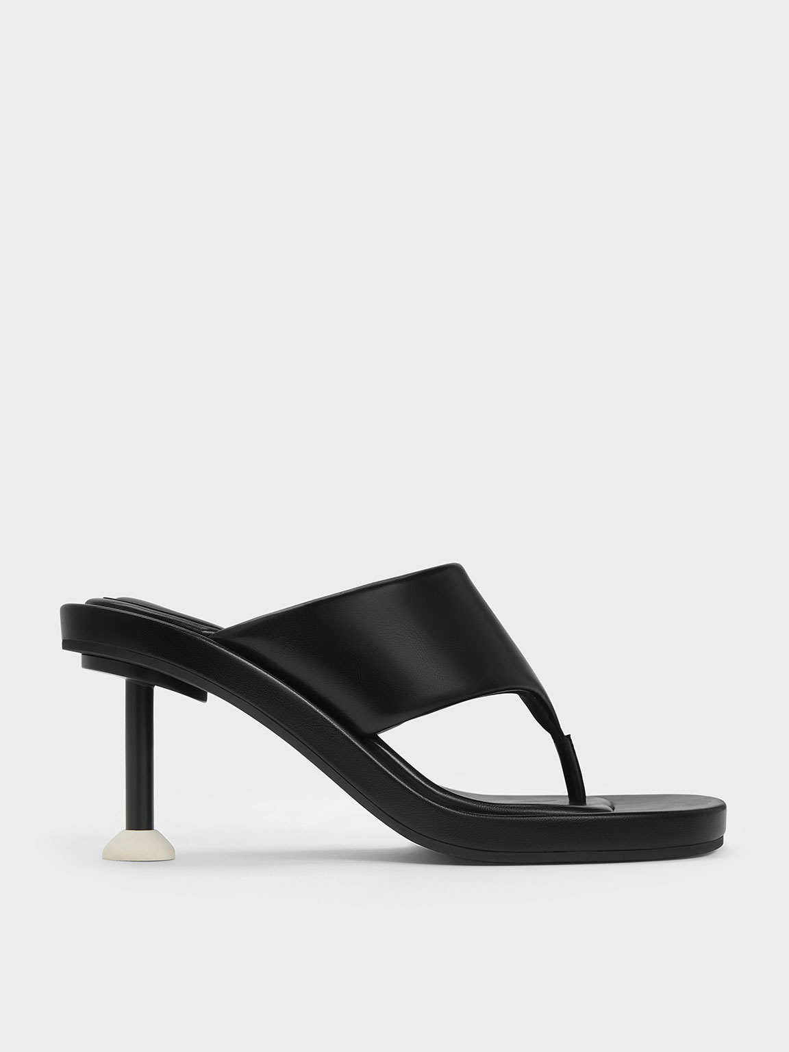Noemi ノエミ トングサンダル - ブラック | CHARLES & KEITH