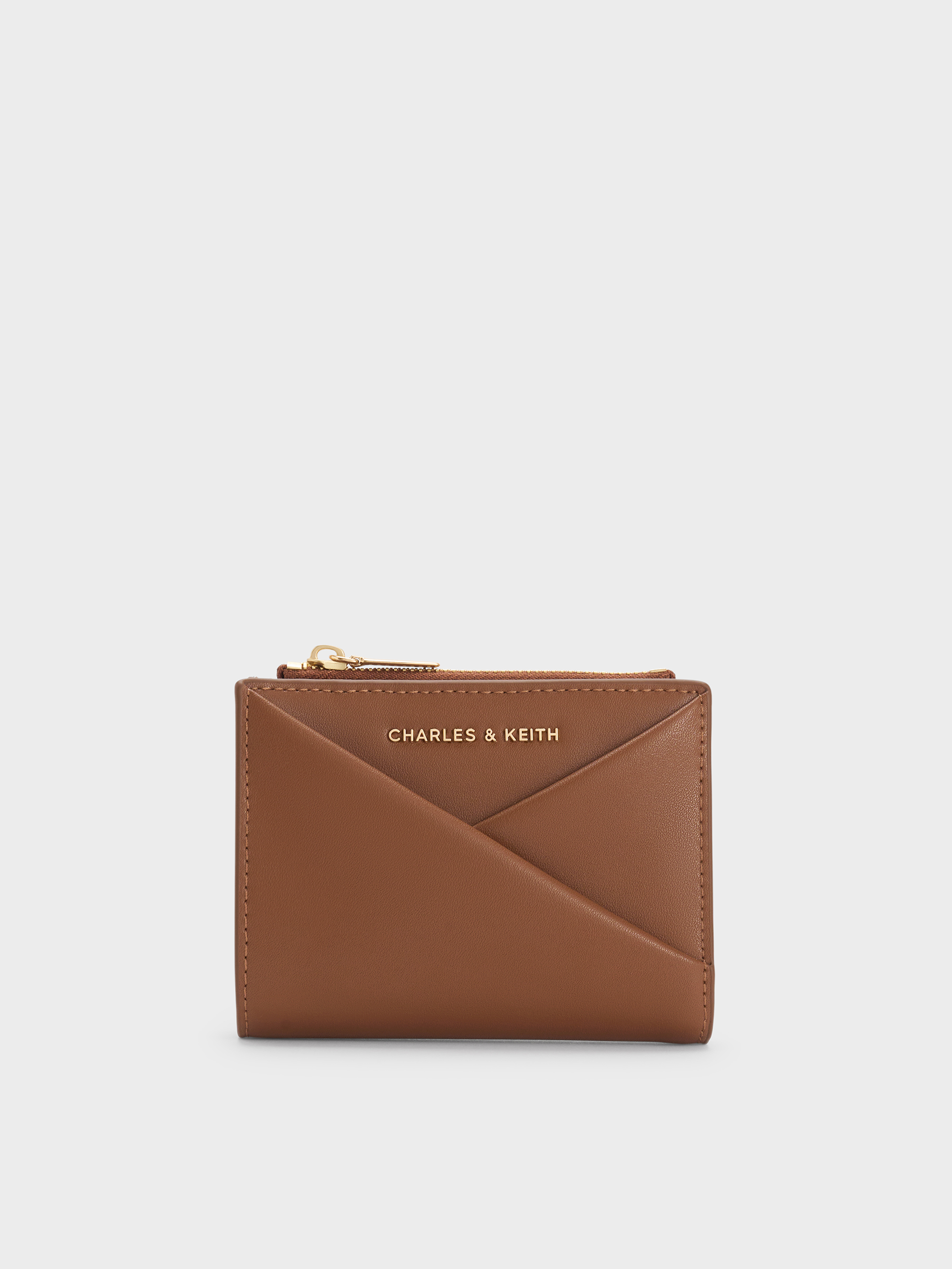 新品 グッチ　ジオメトリック　アイマスク　キューブ　ギフト　ロゴ グッチ GUCCI ジオメトリック アイマスク 新品 ポーチ付き 【公式通販】